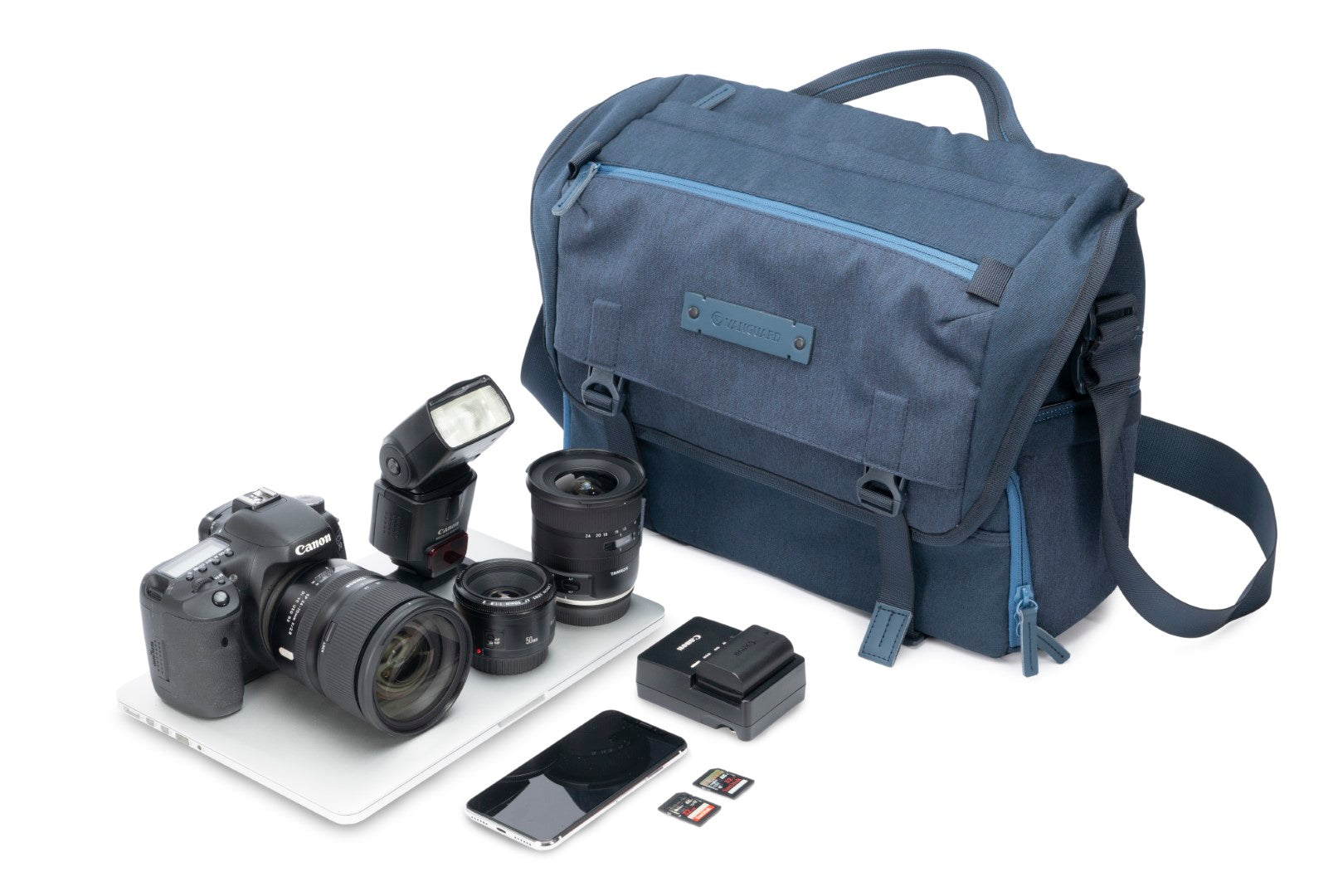READY NEW ARRIVAL, HARD TO GET‼️ Cap Vert Sling Bag Camera Bag Navy Blue -  Unisex Size 24x15x9 cm IDR 38.8 jt