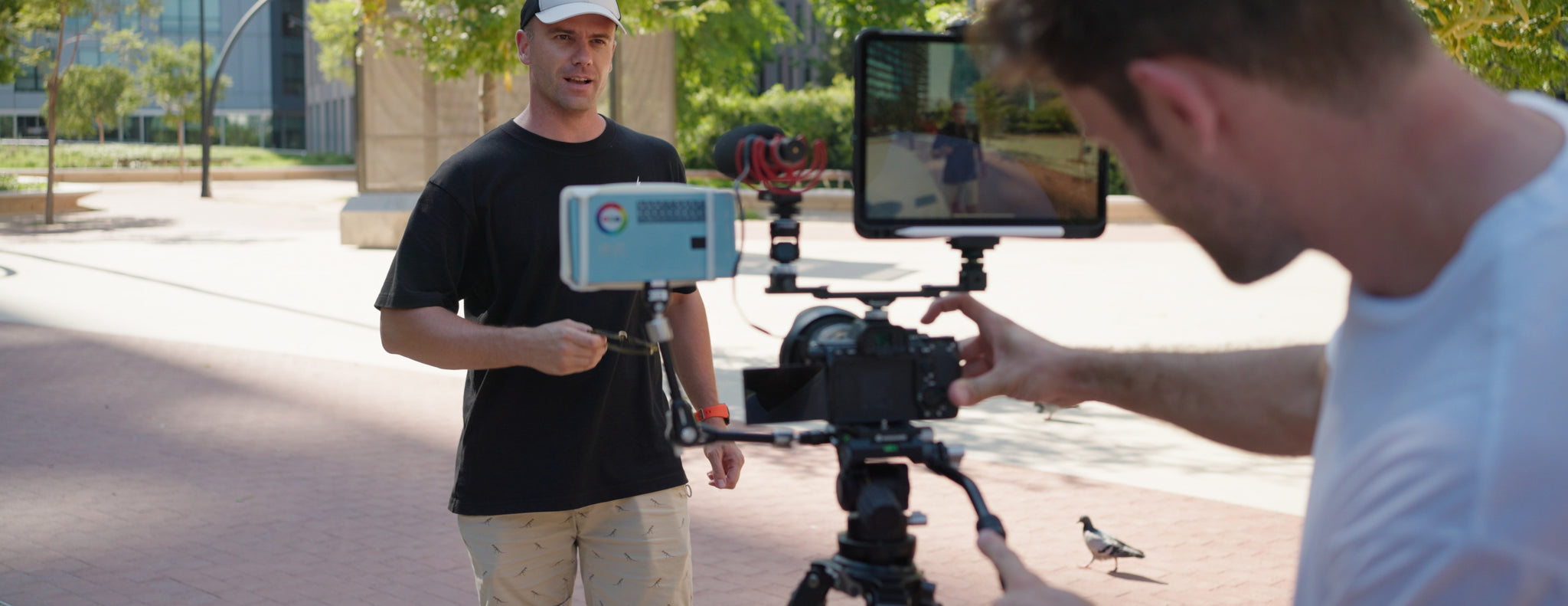 Video/Vlogging Tripods, Heads & Accessories